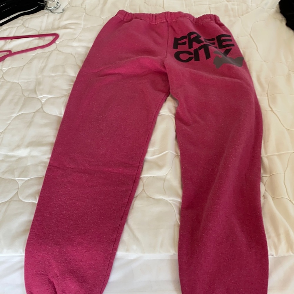 Bright pink free city sweatpants